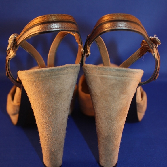 Suede Heel Closed Toe Metallic Strappy Platform - Picture 6 of 8